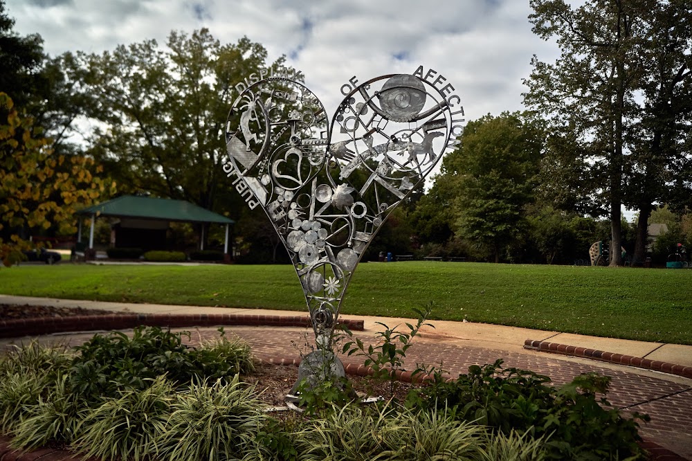 Stumptown Park's public display of affection statue
